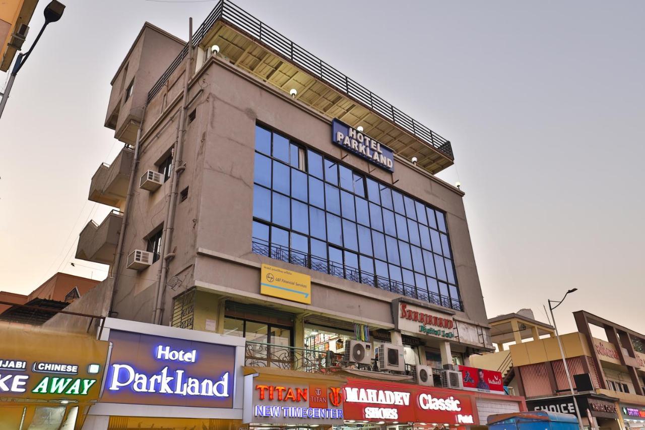 Hotel Park Land Ahmedabad Eksteriør billede