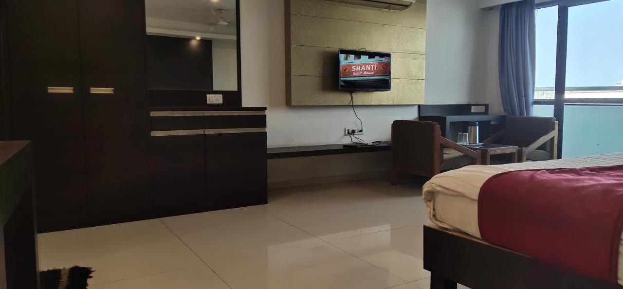 Hotel Park Land Ahmedabad Eksteriør billede