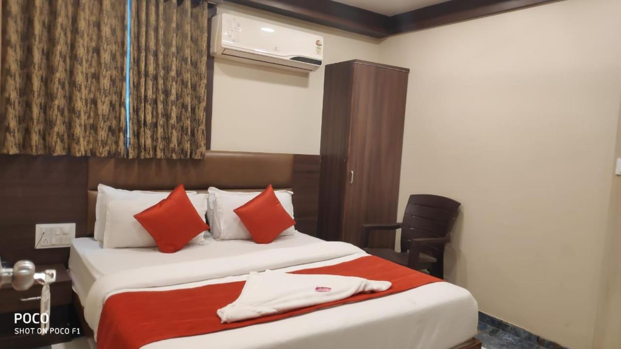Hotel Park Land Ahmedabad Eksteriør billede